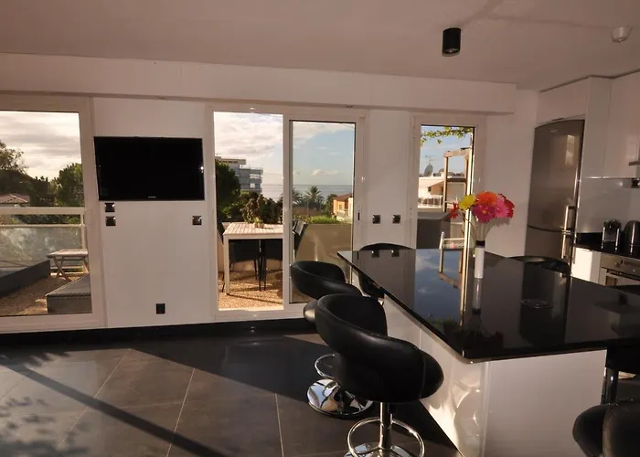 Appartement Gorgeous One-bedroom With Terrace&sea View -stayinantibes- Bijou